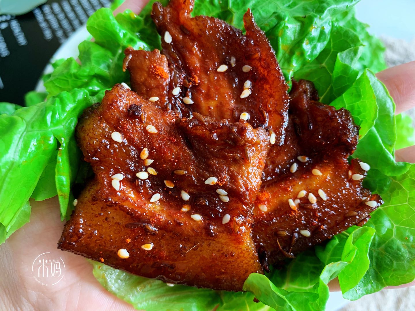 这是五花肉最好吃的做法，不放油，不放水，焦香软嫩口感好极了