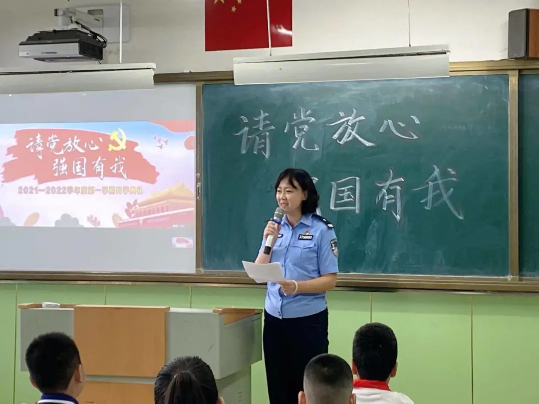 开学上好安全教育第一课！戒毒民警志愿者送法进校园