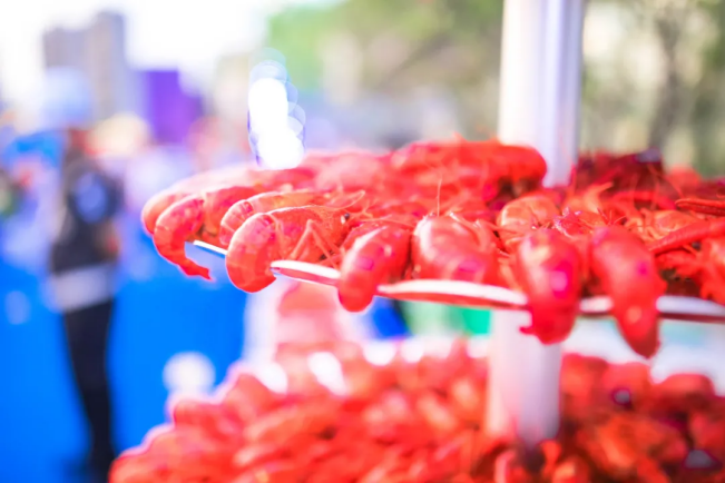 赣电贵府啤酒龙虾节开幕