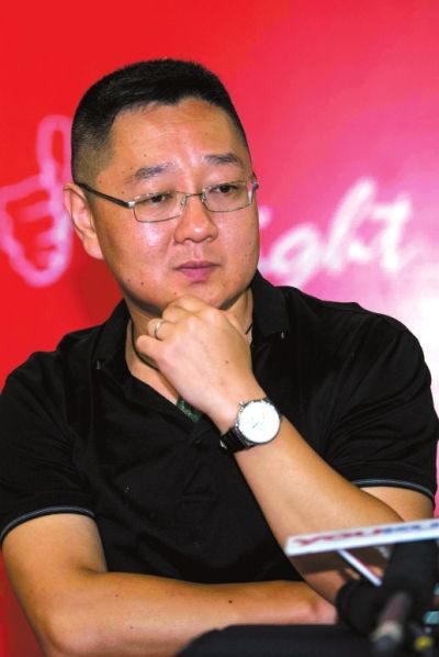 从央视名嘴，到网络节目“混饭”吃，张绍刚是如何“堕落”的？