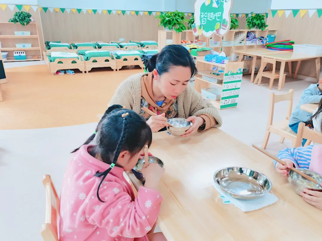 天府新区元音幼儿园、宁安幼儿园手拉手 厨师互换交流活动