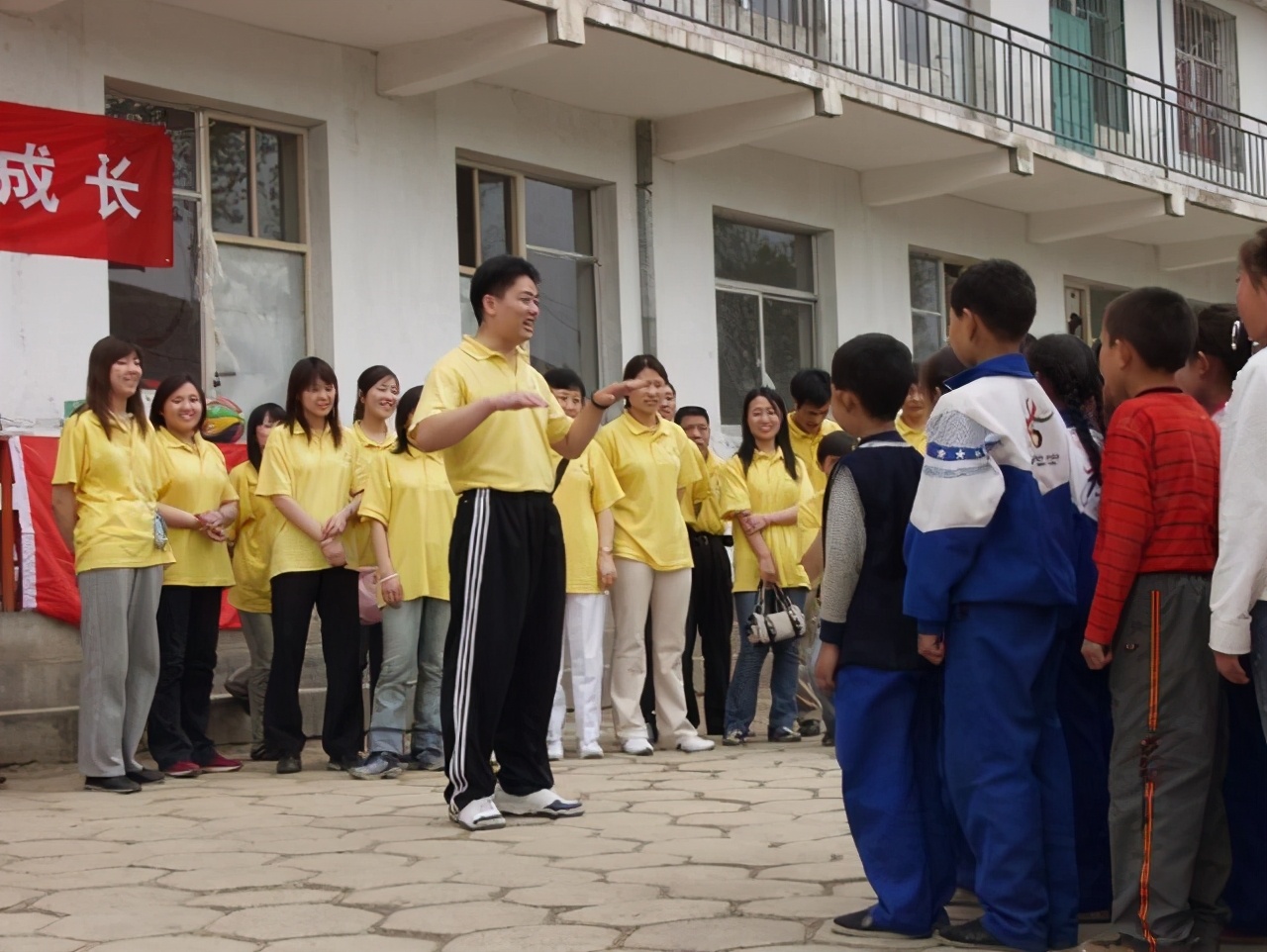 讀懂劉強東的鄉(xiāng)土情結(jié)，就讀懂了京東的扶貧之路