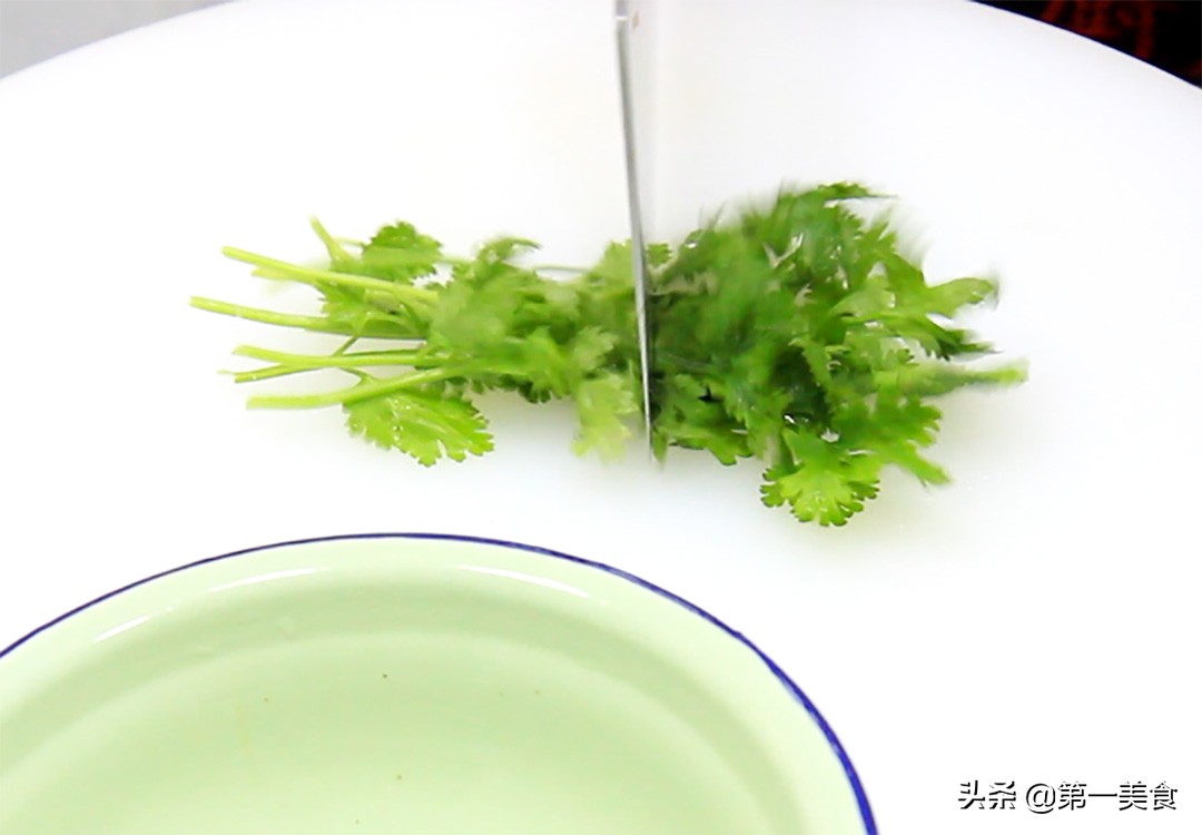 图片[5]-【香菇白菜汤】做法步骤图 清淡养胃 喝两碗都不过瘾-起舞食谱网
