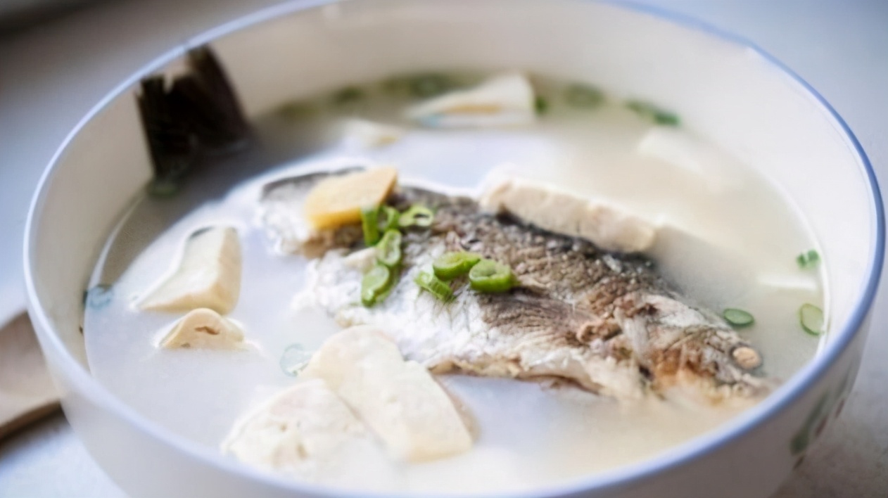 圖片[2]-燉魚湯如何能沒腥味 牢記“2加2不加”-起舞食譜網
