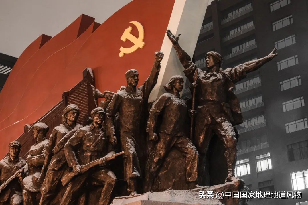 新中国的第一所新型正规大学——中国人民大学有多强？