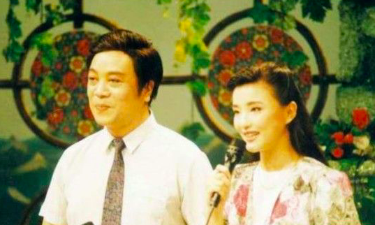告别央视的5位女主持人，各有各的故事，今最大者53岁，最小44岁