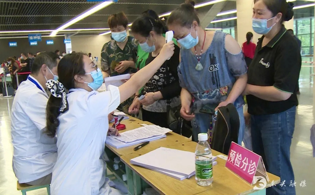内江市东兴区疫苗接种“火力全开”，“针”得很不错