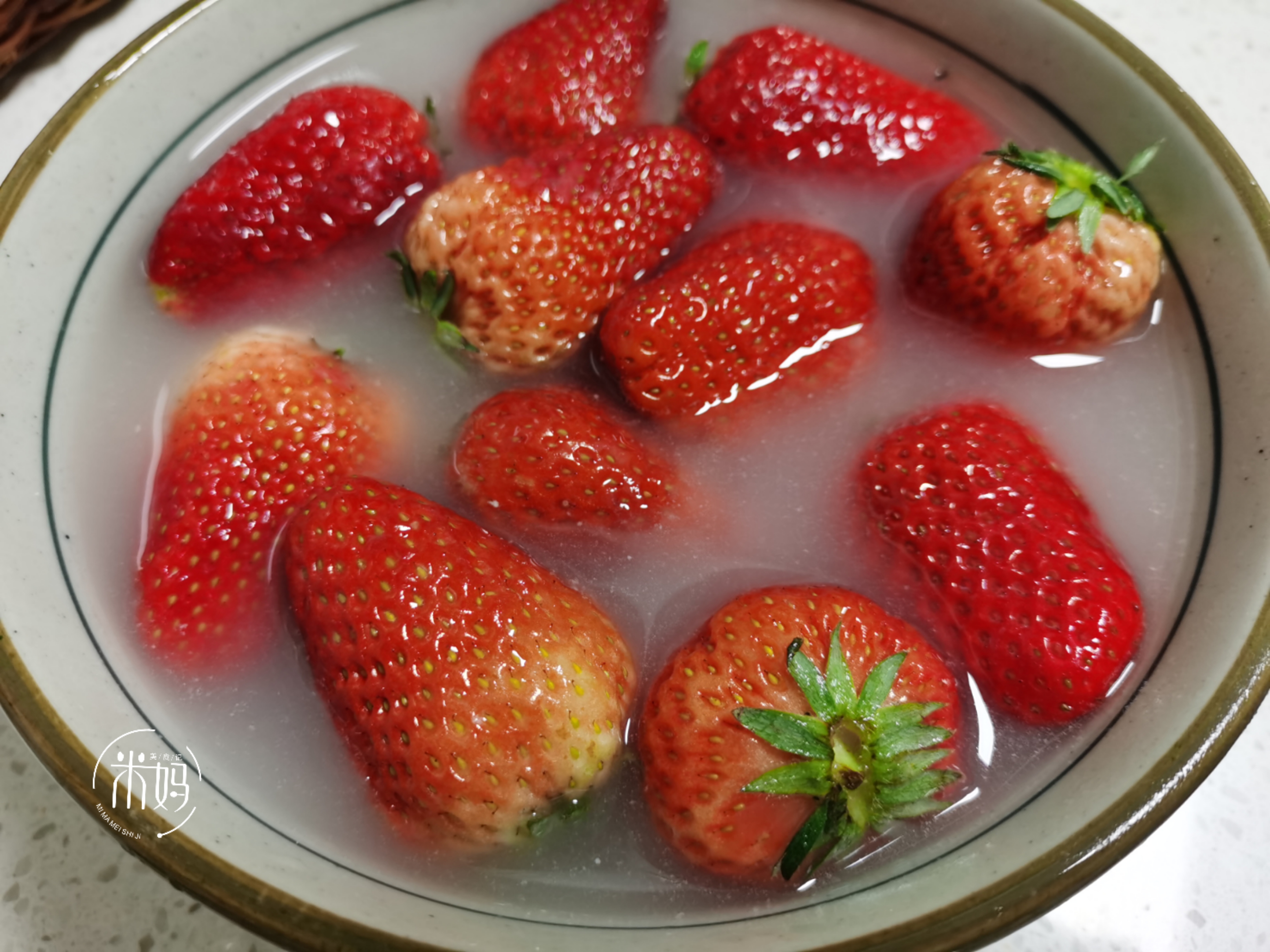 图片[8]-清洗草莓的小妙招做法步骤图 脏东西污垢全跑光干净-起舞食谱网