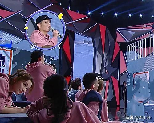 《快本》謝娜肚子大到遮不住，節(jié)目組給特殊安排，黃明昊成受益人