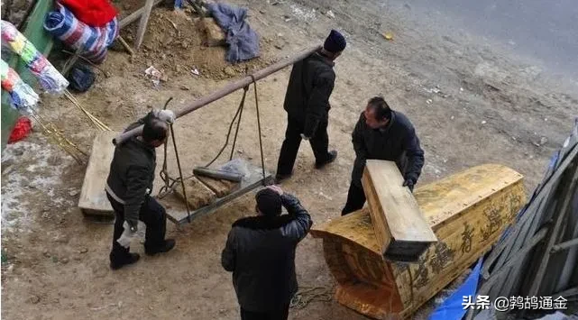 农村后代出现这三种情况，必须选则迁坟