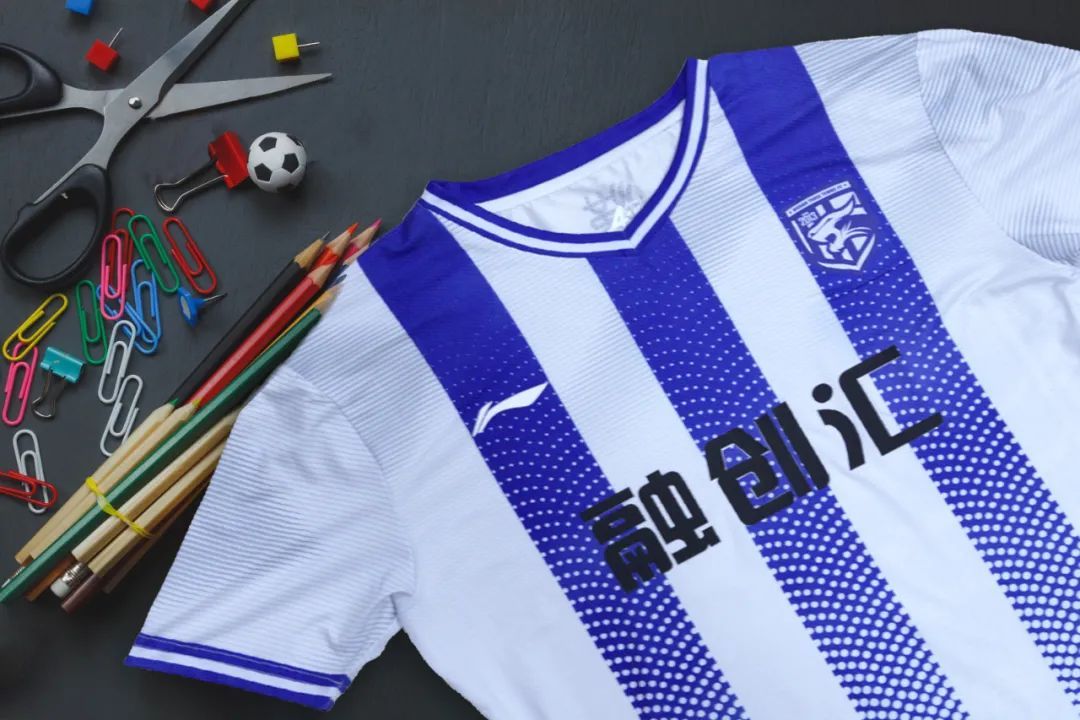武汉三镇发布中甲新赛季球衣，有这些变化……