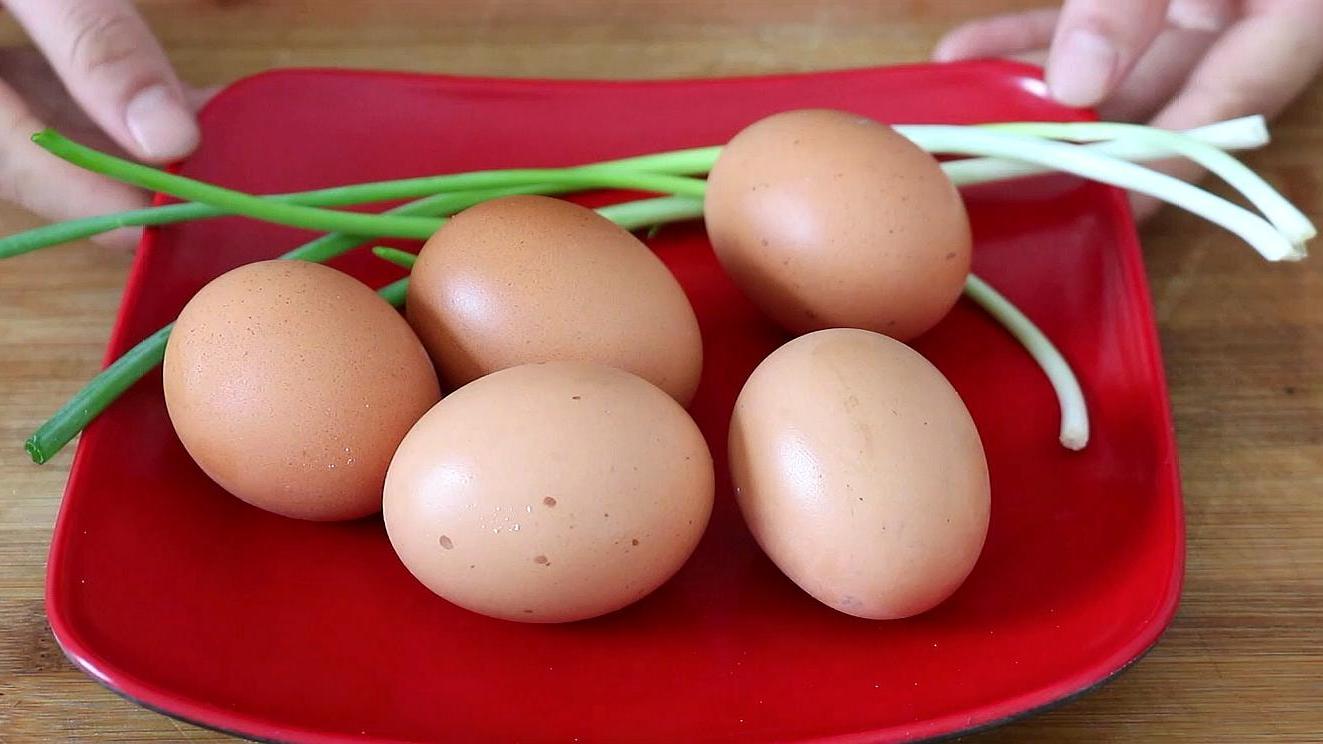 教你1個雞蛋新吃法，紅燒肉也不換，我家常做，孩子愛吃