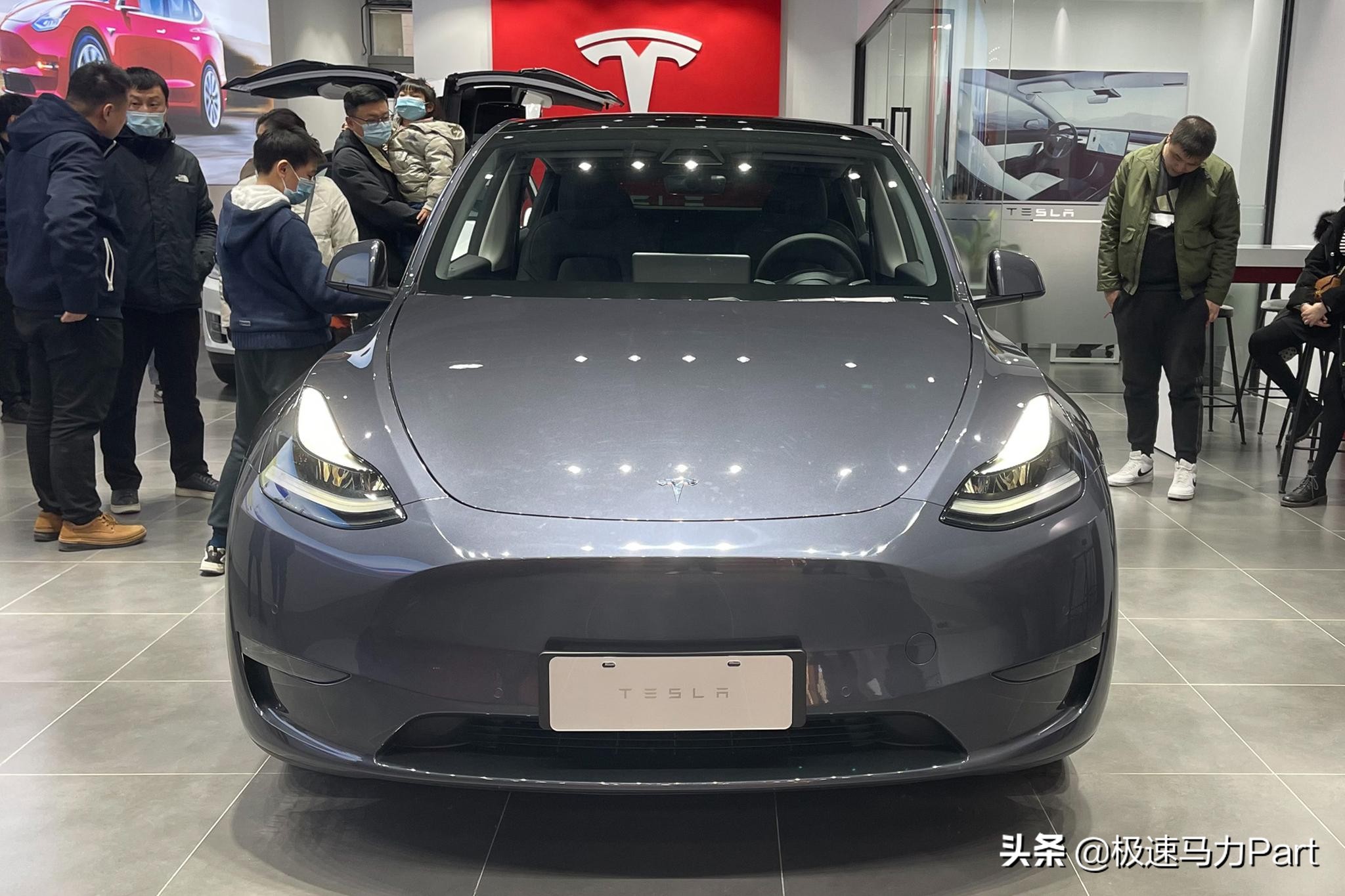 特斯拉Model Y，你们会选择蔚来还是Model Y？