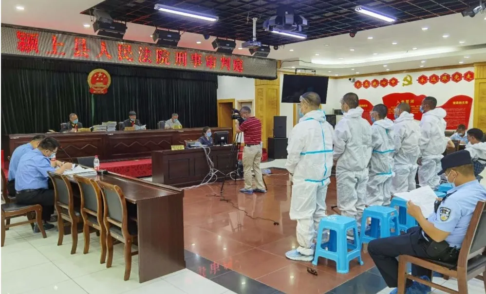 王桥恶势力犯罪团伙6名被告人涉嫌聚众斗殴、寻衅滋事等罪一案开庭审理