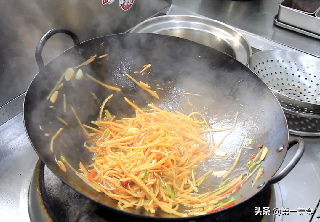 图片[7]-鱼香土豆丝最忌讳直接下锅炒 先做这一步 土豆清脆 香辣入味-起舞食谱网