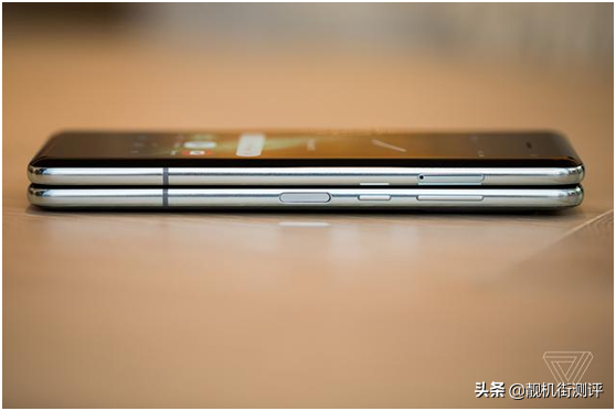 可折叠手机成未来的手机流行趋势，三星Galaxy Fold在中国官方网站发布