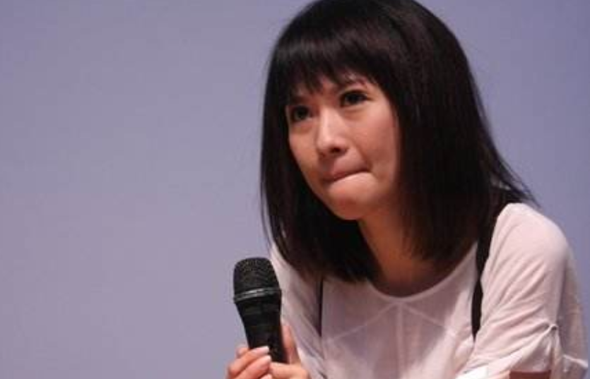 2009年,“凤凰卫视一姐”沈星和冯小刚被曝“夜宿