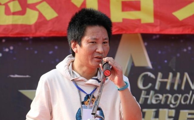 著名导演正式警告贾玲：希望你见好就收，不要