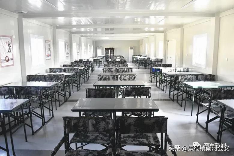 一应俱全！“移动营房”现身大漠中央