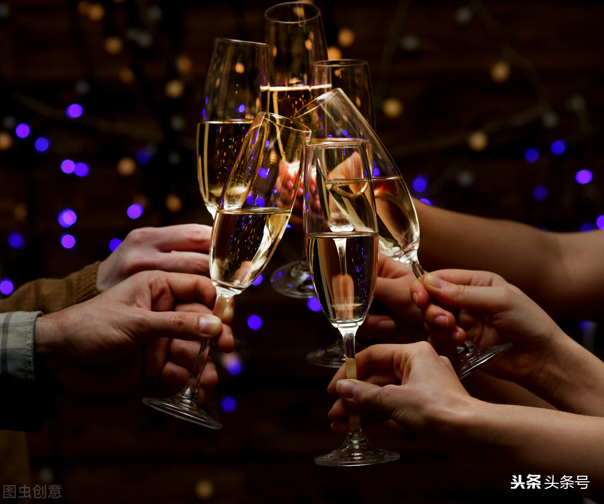 辽阳男子参加酒局后猝死在小区院内，家属起诉同桌人败诉