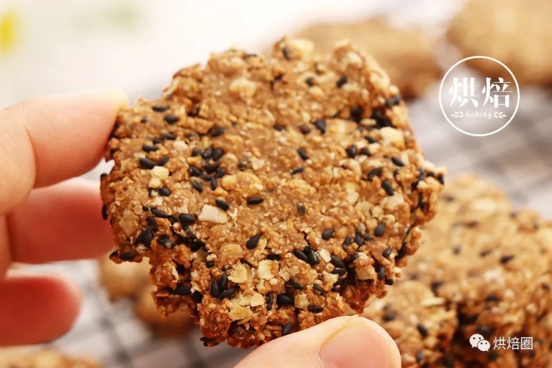 隔离在家做零食 不长肉黑糖燕麦饼干 可能要算健康零食排行榜前五吧
