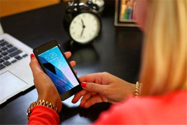 新弱势群体：遭群众抛弃、坐公交遭拒，正在被时代抛弃