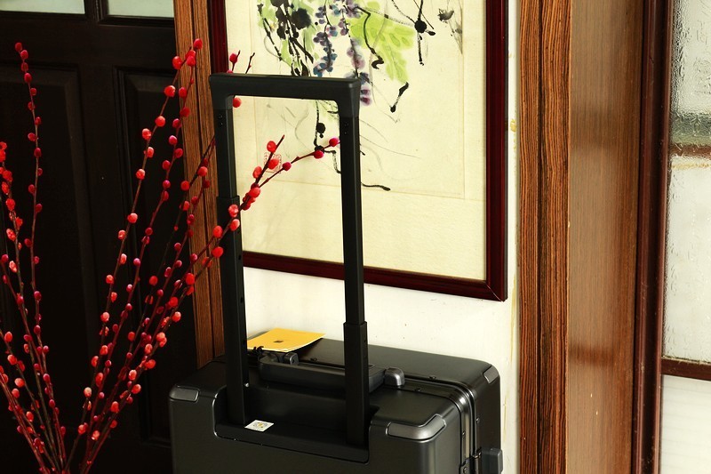 有你相伴 真好 地平线8号POWER系列行李箱