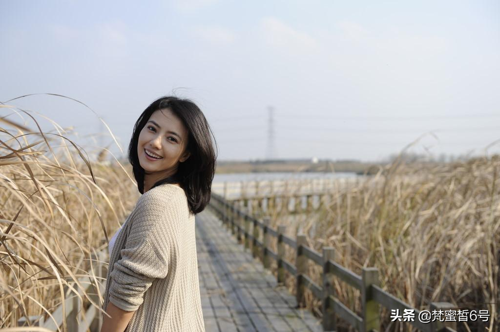 高圆圆小学证件照曝光，被夸是小学班花，但女神写情书也被拒