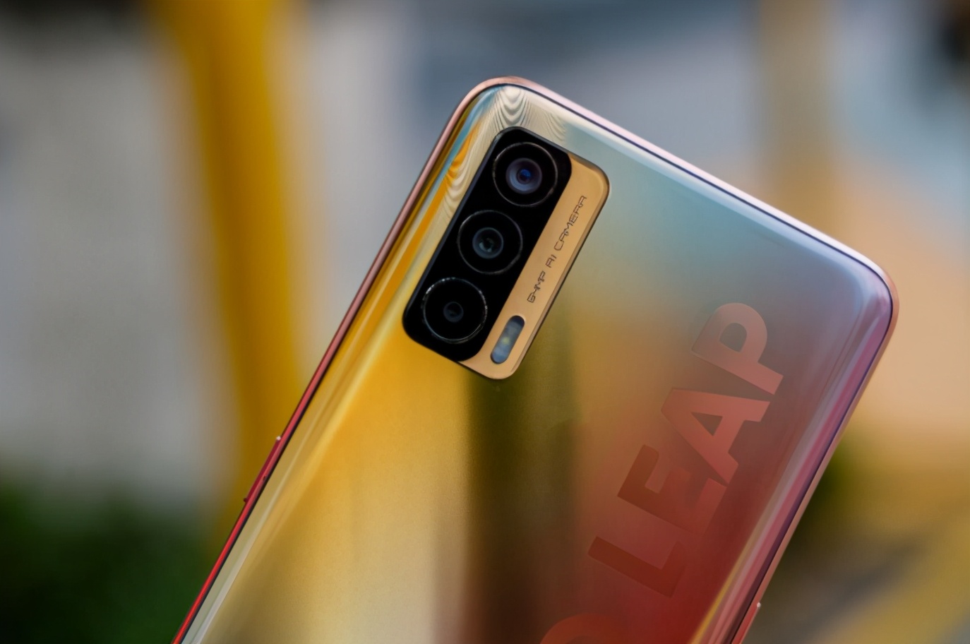 手机足够用就行了！预算2000元这5款手机超值，堆料十足