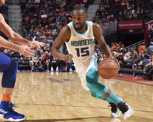 躺平也能赚钱！联盟被买断的5位球星，不打球也有工资拿