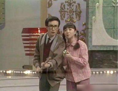 从“小品女王”到被喊“滚出春晚”，蔡明到底