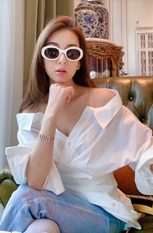 宠妻狂魔！郭富城陪老婆逛街，方媛晒夫妻俩与猫咪合照大秀恩爱