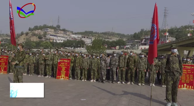 柳林聯(lián)盛中學(xué)開展高一軍訓(xùn)遠(yuǎn)足拉練活動(dòng)(圖6)