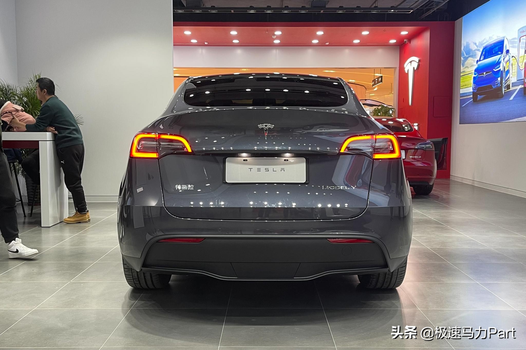 特斯拉Model Y，你们会选择蔚来还是Model Y？