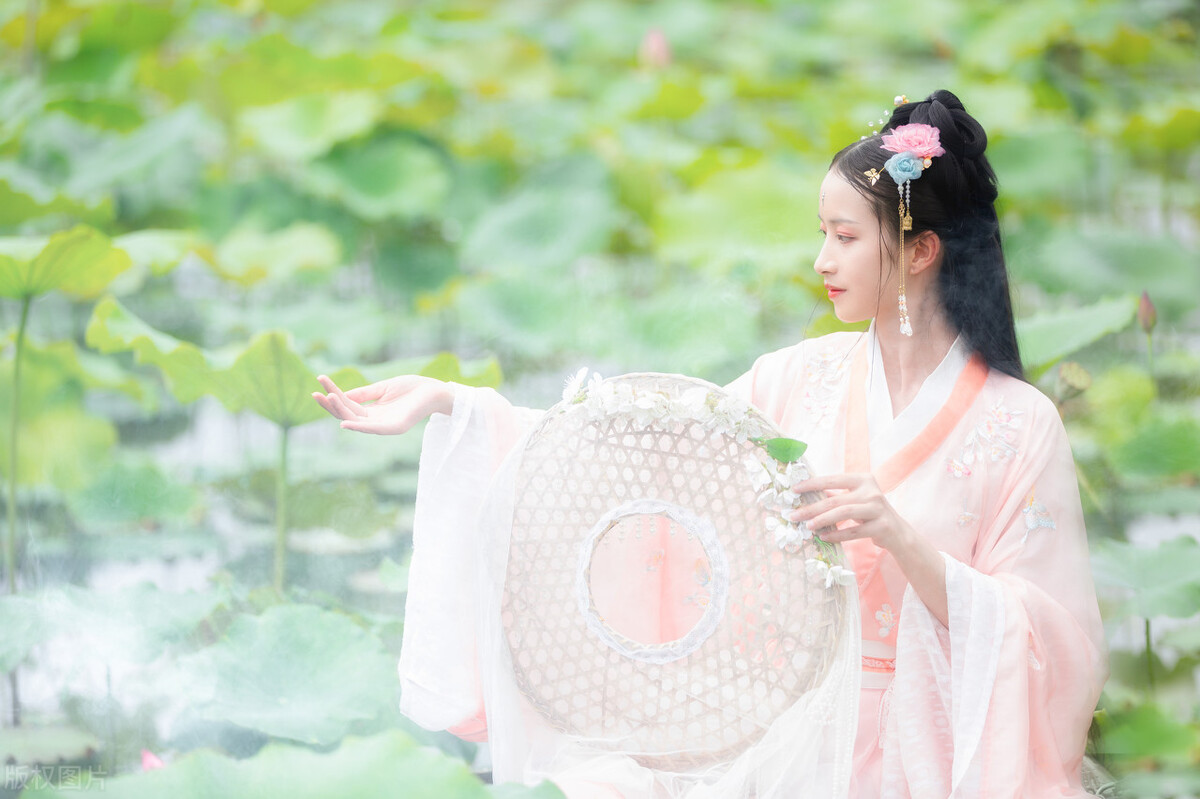 女人致最好自己的句子 经典有气质内涵的句子图片