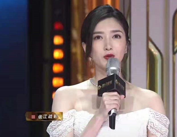 歡樂頌新五美首同框，互動尷尬被指不熟，江疏影楊采鈺比美引爭議