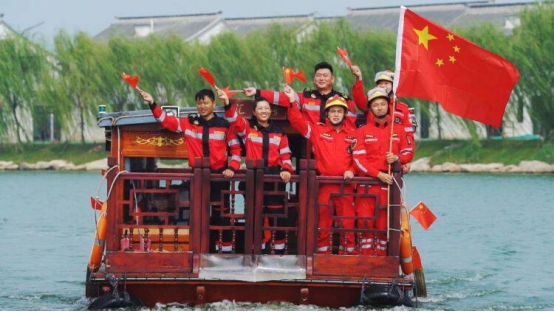 喜迎国庆 万人唱响同一首歌