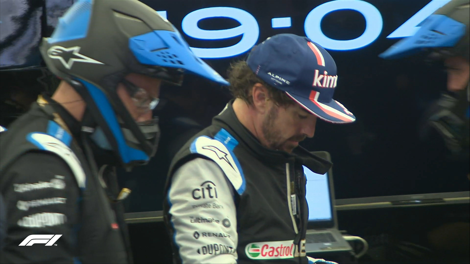 F1巴林站：汉密尔顿险胜维斯塔潘 奔驰F1终于寻到对手
