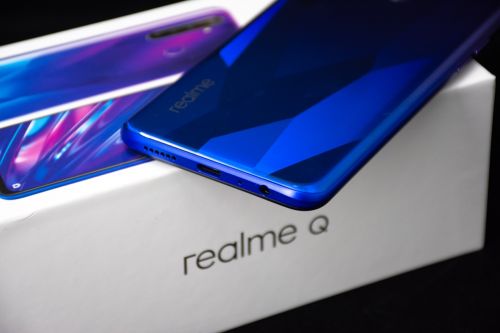 RealmeQ测评：用998买下超高性价比的AI手机