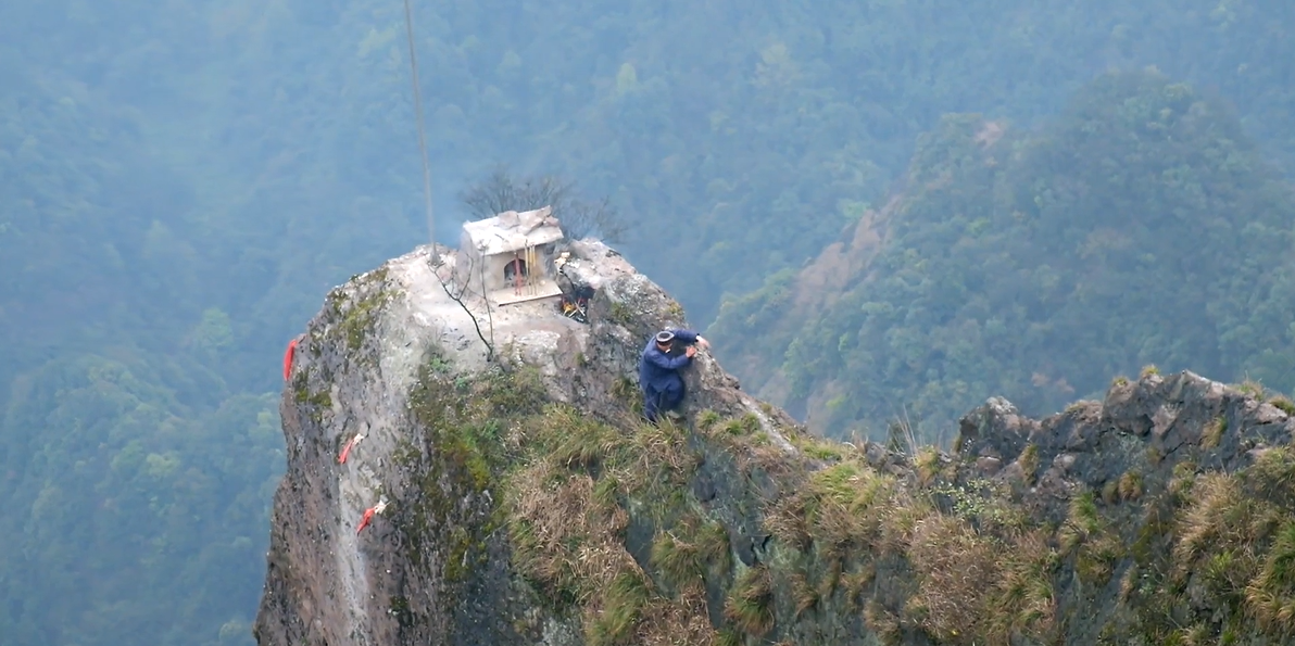 世界上最危險的職業，真的拿命開玩笑，一月能掙60萬