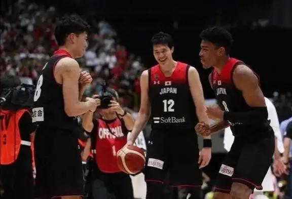 中国男篮排名已经下滑到亚洲第四，日本、菲律宾也即将超越男篮