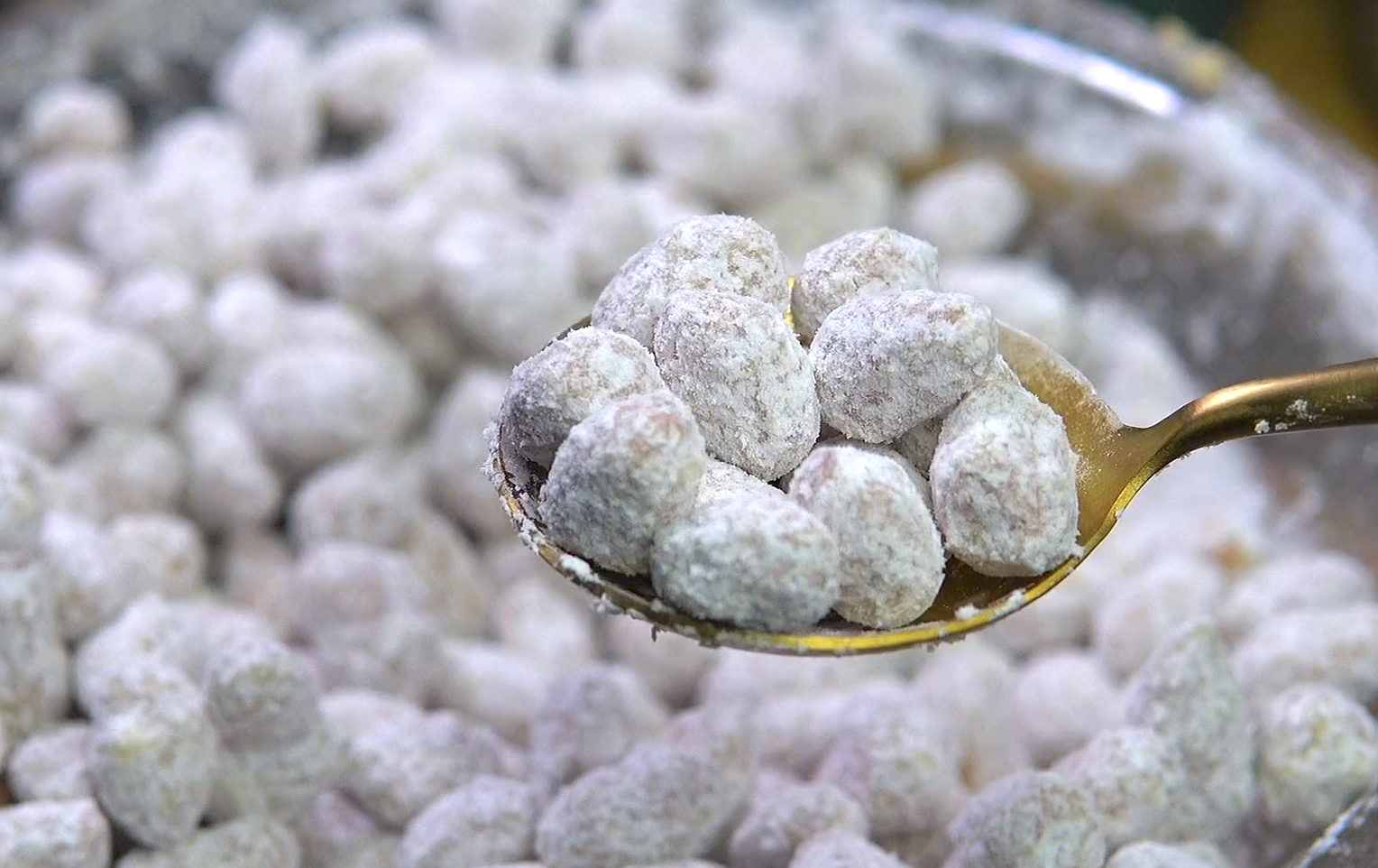 花生米這樣做最好吃，香甜可口，嘎巴酥脆，滿滿小時候的回憶