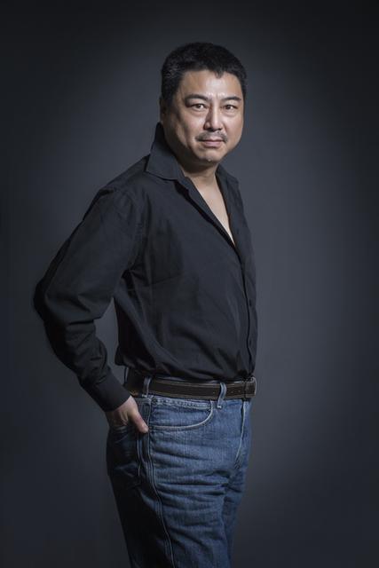 《装台》疤叔：配音界大腕，家里的模范丈夫，老婆是国家一级演员