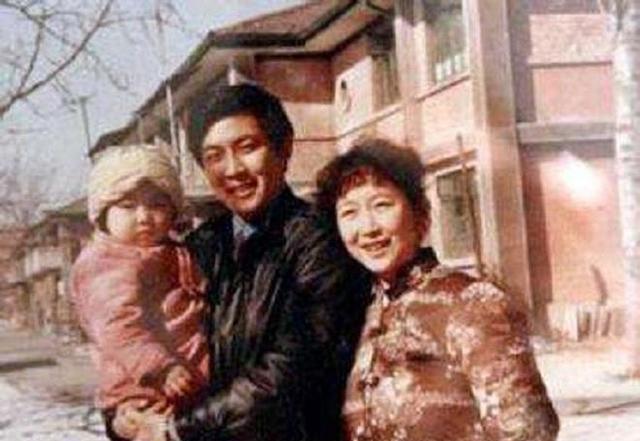 前妻孙涛自杀后，唐国强转身娶了壮丽，为何女儿却说爸爸是好人？