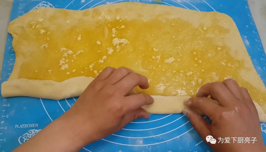 1斤麵粉，1勺白糖，掌握3個技巧，新手也能一次成功，香酥又好吃