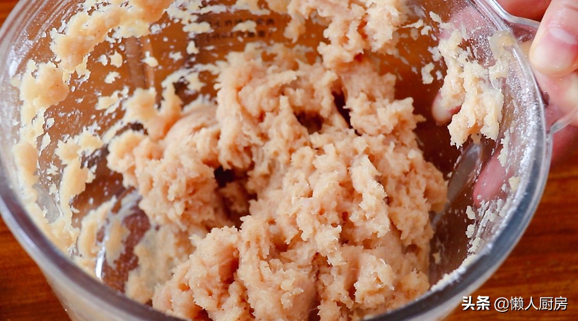 健身的人最爱鸡胸肉，教你新做法，比薯片还脆，别错过