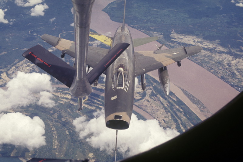 百系经典（一）：痛苦中开创超音速时代的F-100战斗机