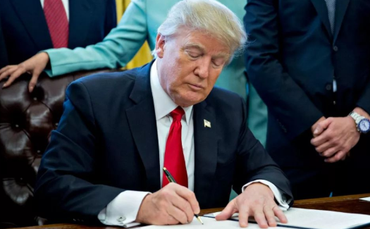 打压华为无效就硬抢？谷歌等31家巨头联手：要求