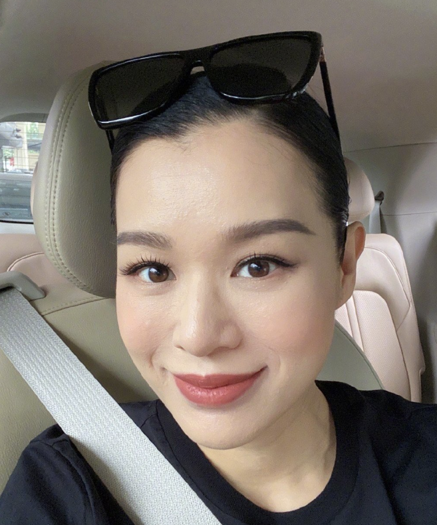 女主外男主內？ 胡杏兒產後一個多月就復工，李乘德輔導兒子有耐心