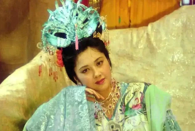 女儿国国王朱琳，苦等唐僧20多年，如今68岁的她高龄再婚无一子